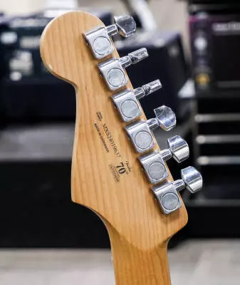 Fender - Limited Edition Player Stratocaster, Roasted Maple Fingerboard - Fiesta Red 2